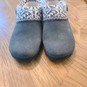 Clark's Sweater Clogs/Slippers